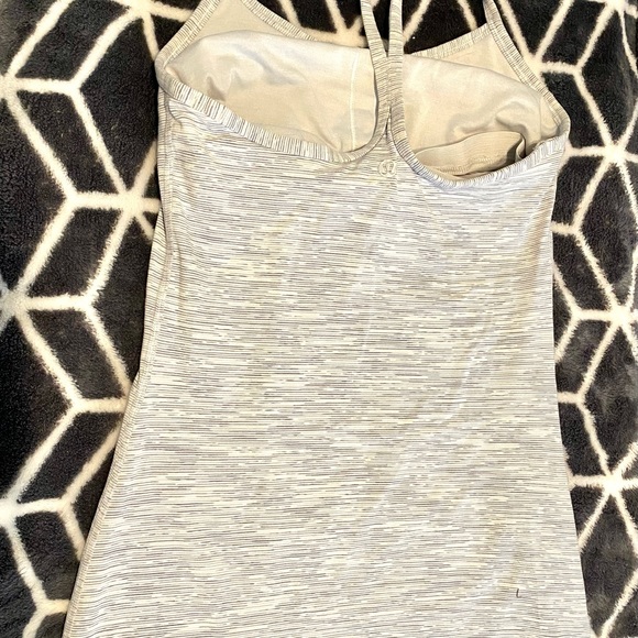 lululemon grey tanktop - Picture 3 of 3
